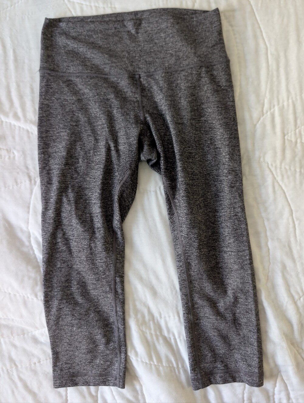3/$30 lululemon athletica Women's Heather Gray Capri Leggings